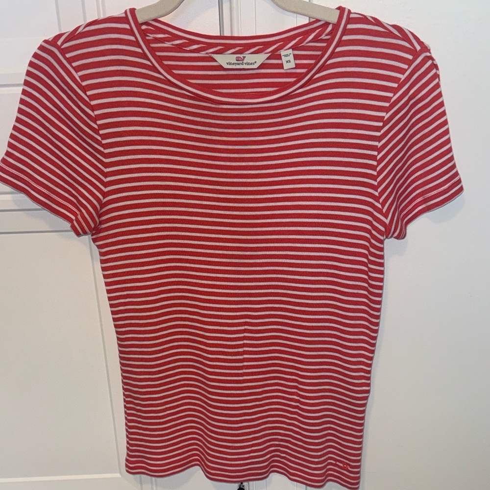 Vineyard Vine Coral and White Striped Short Sleeve Tee XS